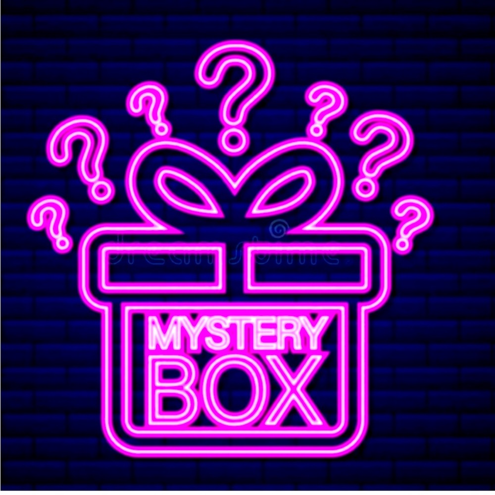 Mystery box 📦 includes 5 items for $15 free shipping!